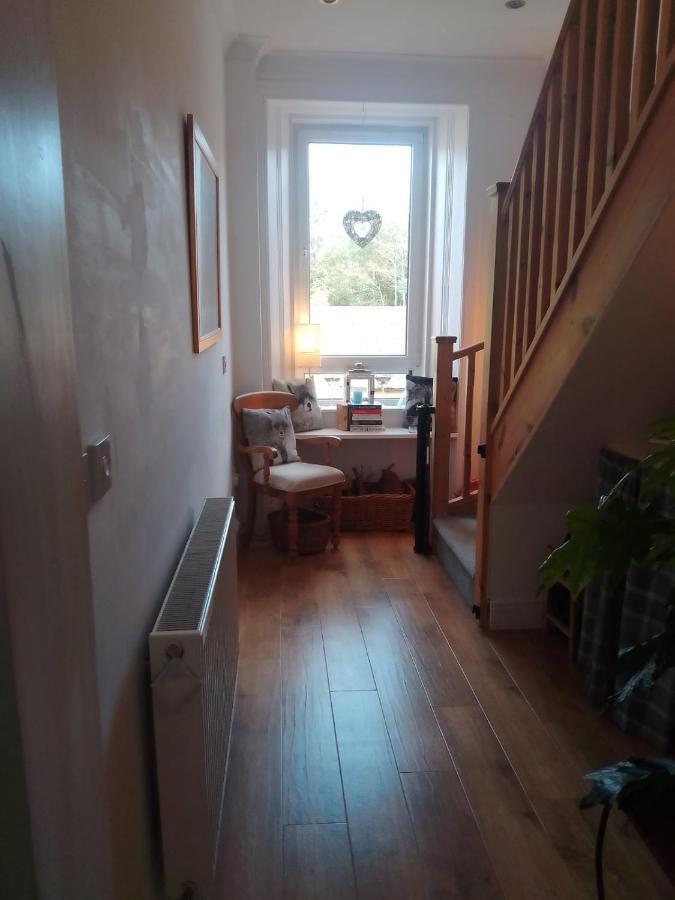 Village Life- Private Attic Suite - Living Room, Bedroom And Bathroom Newtown St Boswells المظهر الخارجي الصورة
