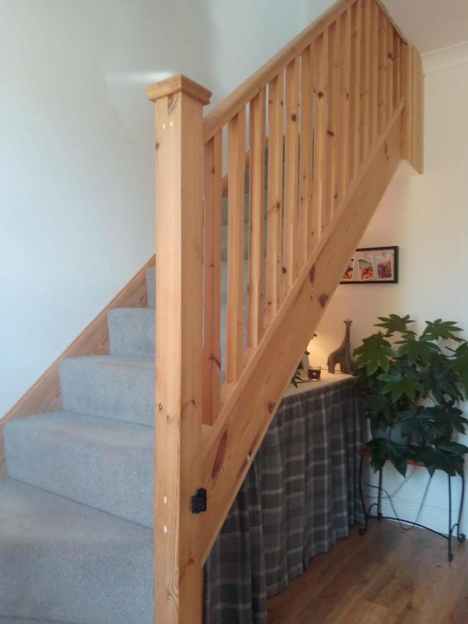 Village Life- Private Attic Suite - Living Room, Bedroom And Bathroom Newtown St Boswells المظهر الخارجي الصورة