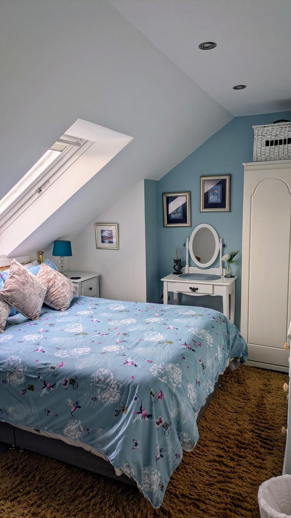 Village Life- Private Attic Suite - Living Room, Bedroom And Bathroom Newtown St Boswells المظهر الخارجي الصورة